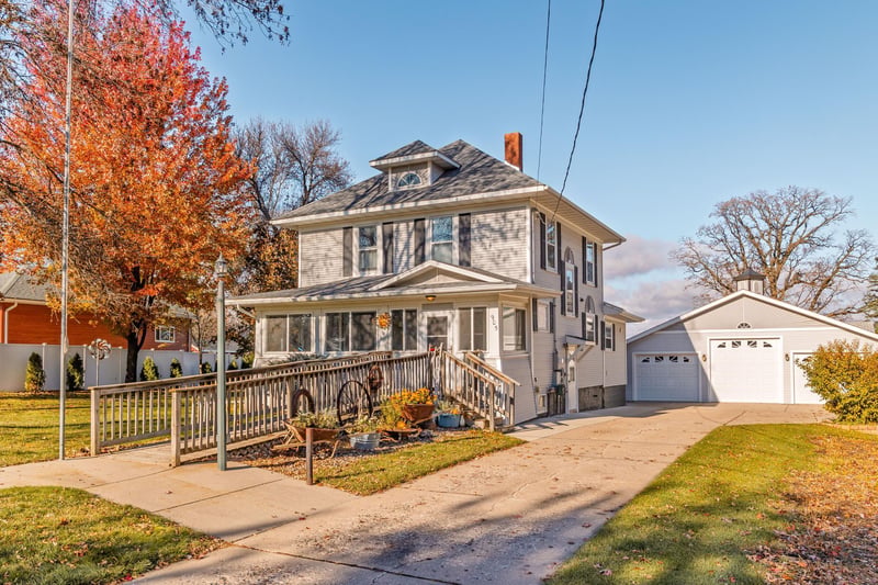 905 E Lake St, Osakis, MN 56360