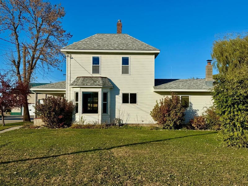 106 N 2nd St, Belview, MN 56214