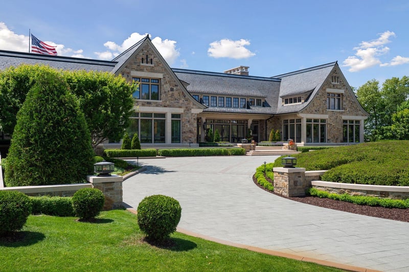 2770 Gale Rd, Wayzata, MN 55391