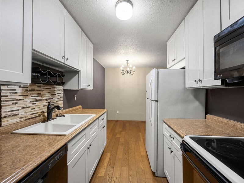 3461 Kent St #1005, Shoreview, MN 55126