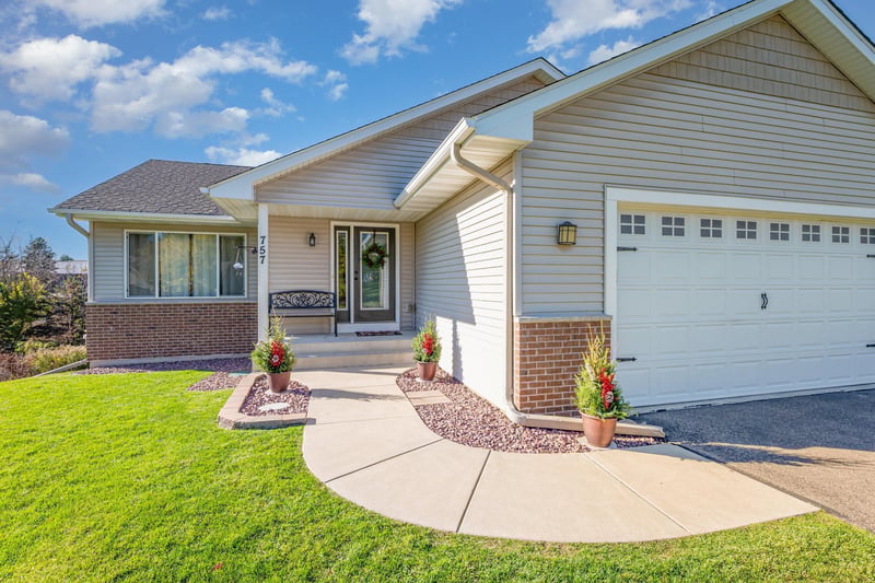757 Pleasant Ave, Saint Paul Park, MN 55071