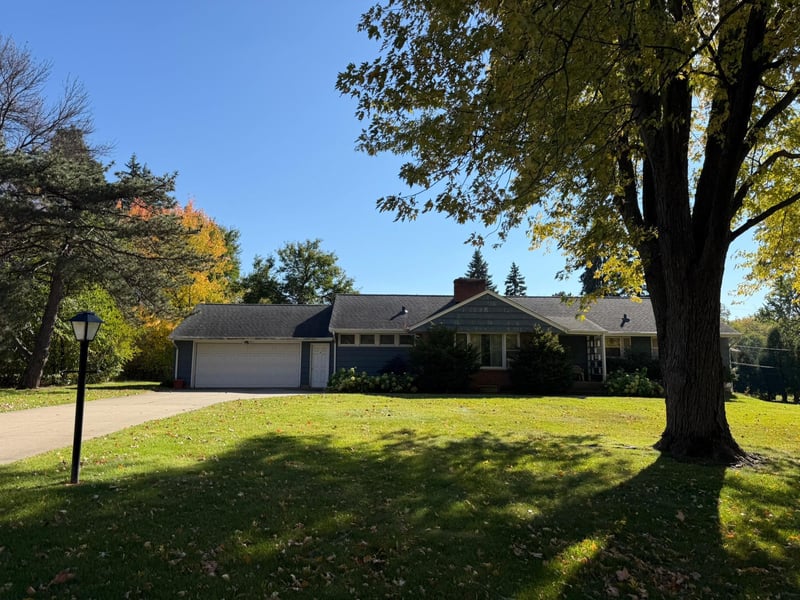 4 Dorset Rd, Mendota Heights, MN 55118