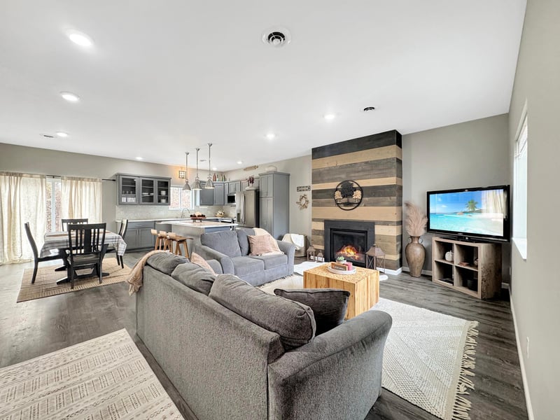 10 Deblock Dr, Crosby, MN 56441