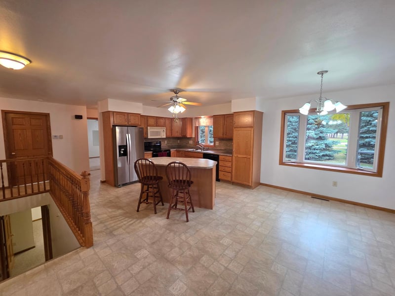 305 Rock River Dr, Edgerton, MN 56128