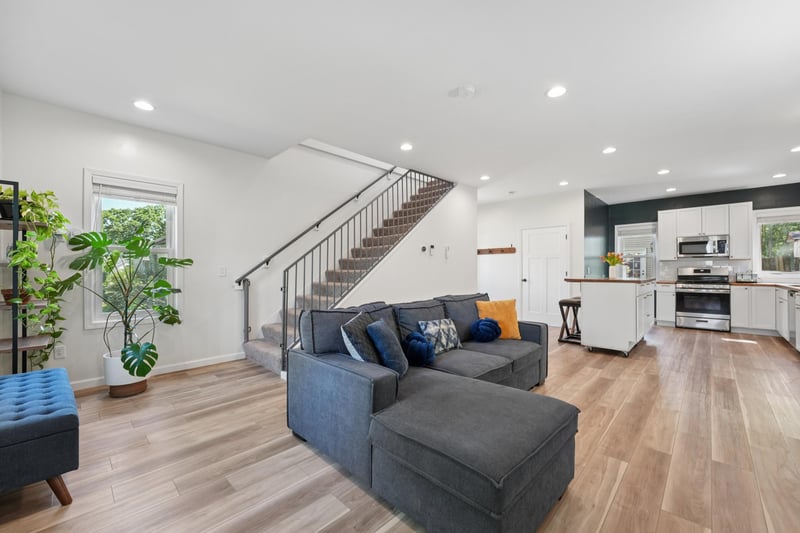 113 Van Buren Ave S, Hopkins, MN 55343