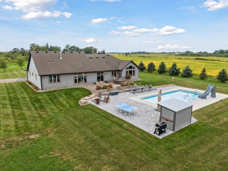 8710 30th St NE, Saint Michael, MN 55376