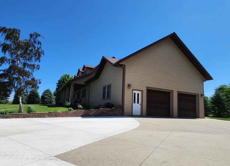 573 State Highway 30, Pipestone, MN 56164