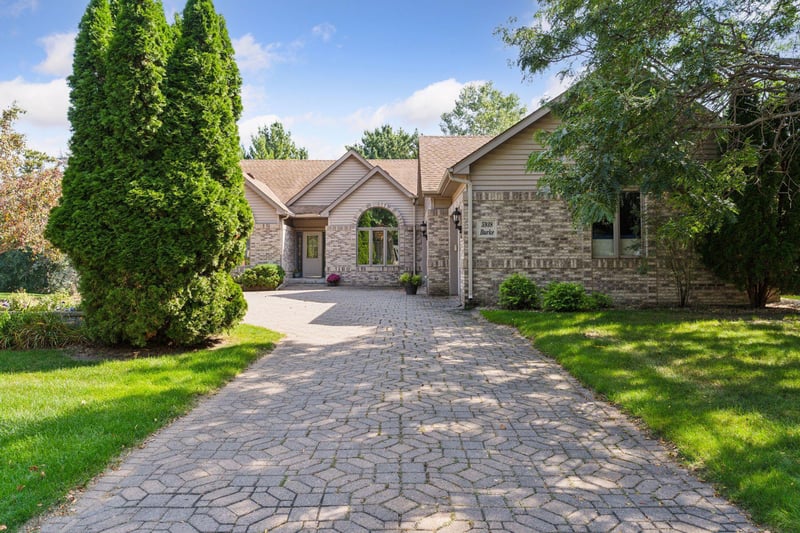 5938 Burke Trl, Inver Grove Heights, MN 55076