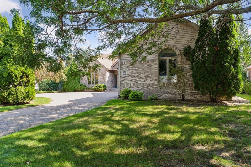 5938 Burke Trl, Inver Grove Heights, MN 55076