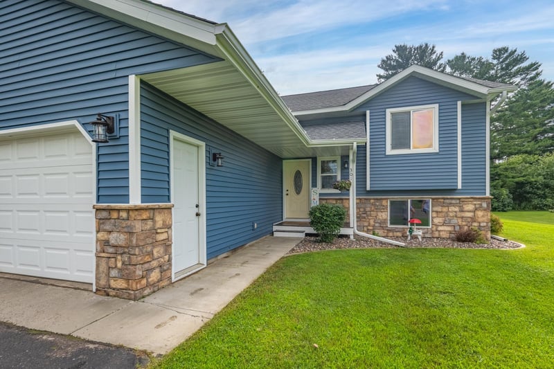 301 3rd Ave SW, Milltown, WI 54858