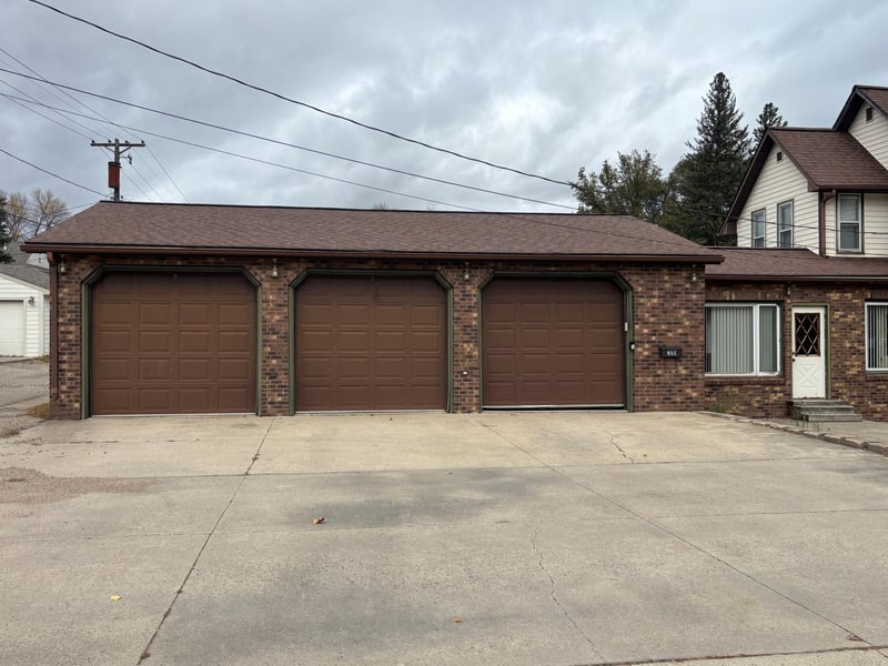 219 S 9th St, Montevideo, MN 56265