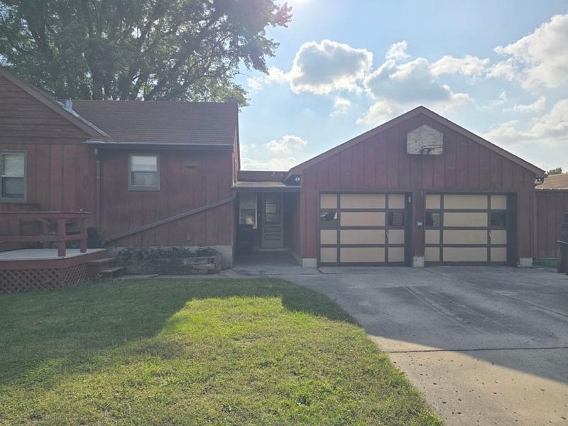 103 Hazelwood Ave, New Ulm, MN 56073
