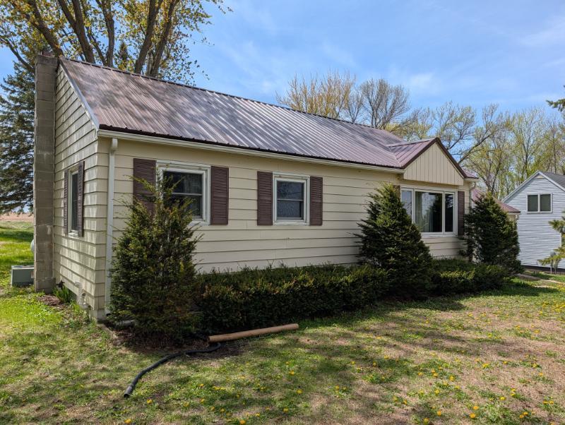 908 W State St, Kiester, MN 56051