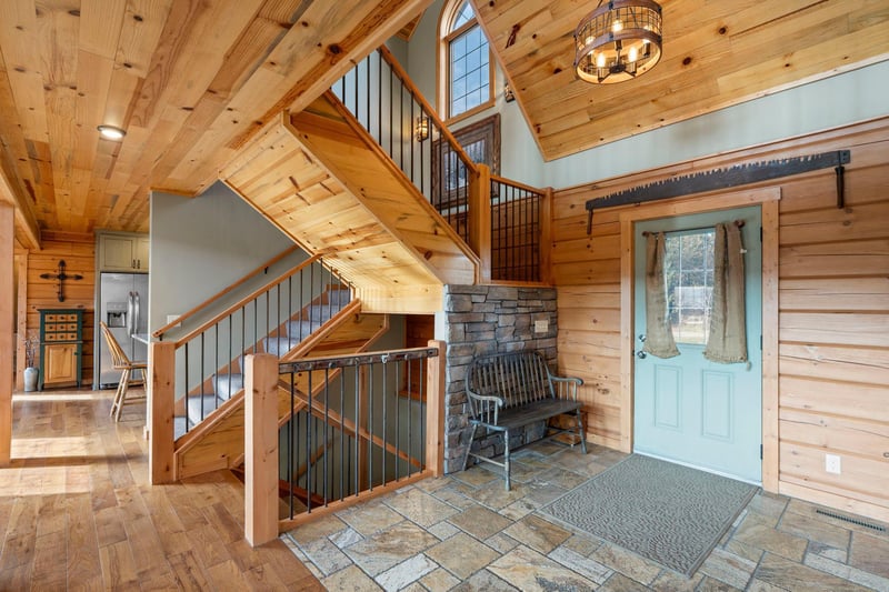 13745 Panola Dr, Lindstrom, MN 55045