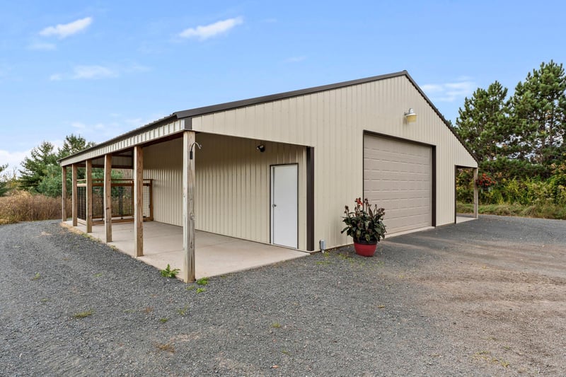 13745 Panola Dr, Lindstrom, MN 55045