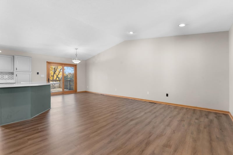 820 Chestnut St, Mantorville, MN 55955