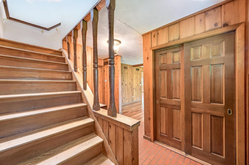 22 Eagle Ridge Rd, North Oaks, MN 55127
