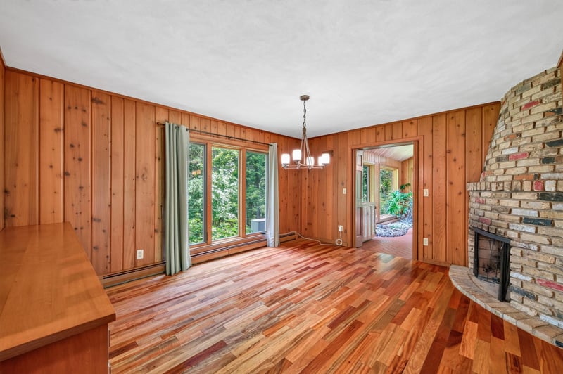 22 Eagle Ridge Rd, North Oaks, MN 55127