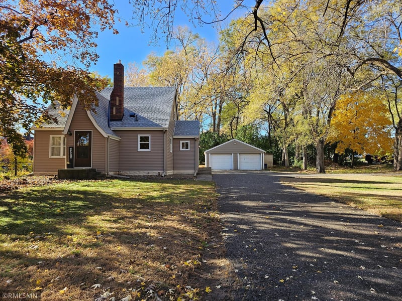 2665 Lake Shore Ave, Little Canada, MN 55117