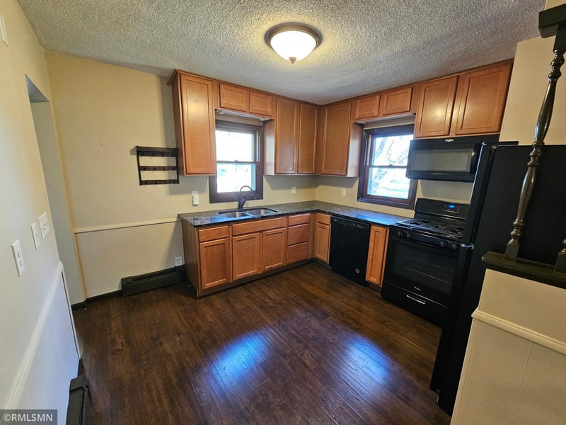2665 Lake Shore Ave, Little Canada, MN 55117