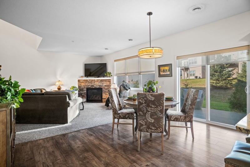 1102 Lorraine Ct, Carver, MN 55315