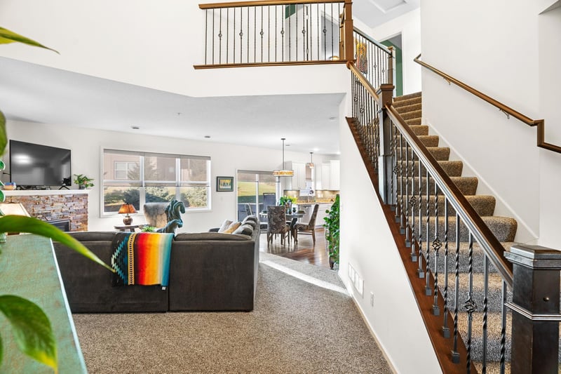 1102 Lorraine Ct, Carver, MN 55315