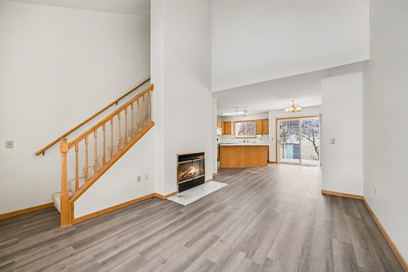 15329 Greenhaven Ln #102, Burnsville, MN 55306