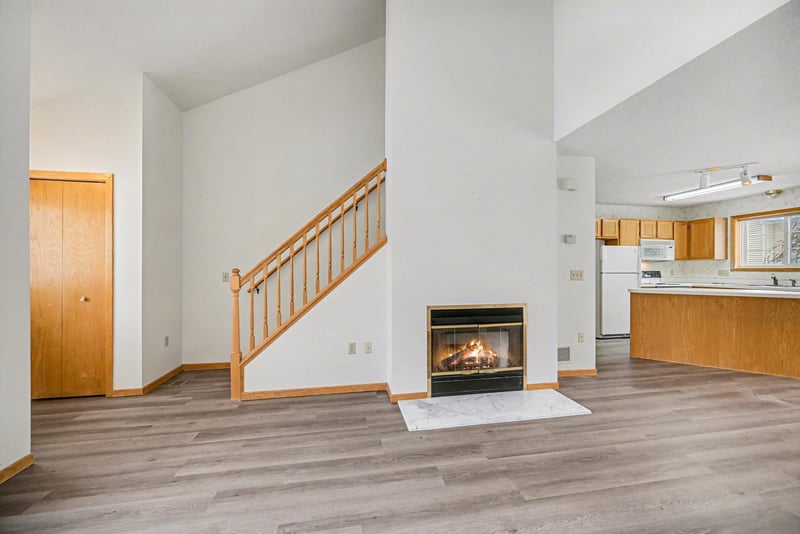 15329 Greenhaven Ln #102, Burnsville, MN 55306