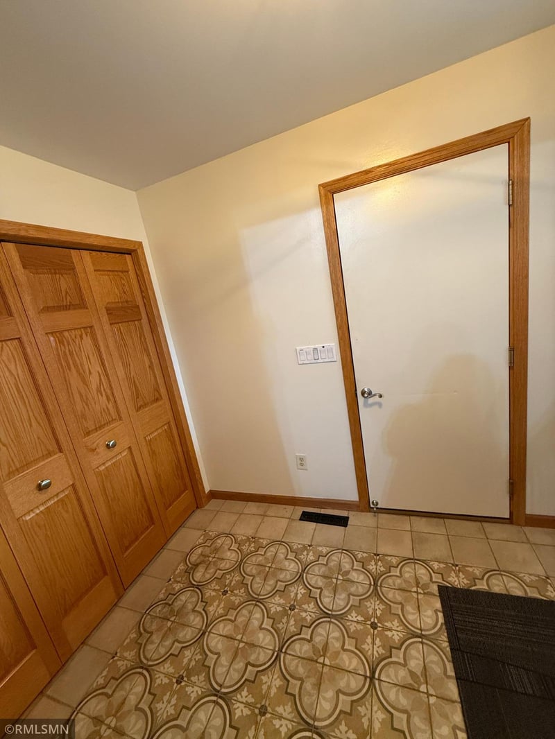 509 Devonshire Dr, Norwood Young America, MN 55397