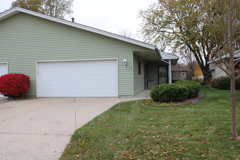 520 Graham St SW, Hutchinson, MN 55350