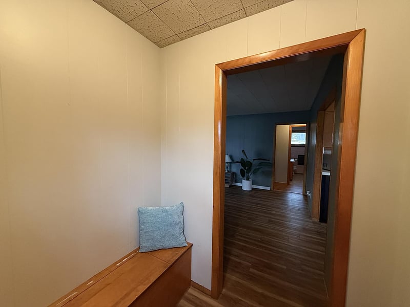 409 W 3rd St, Madison, MN 56256
