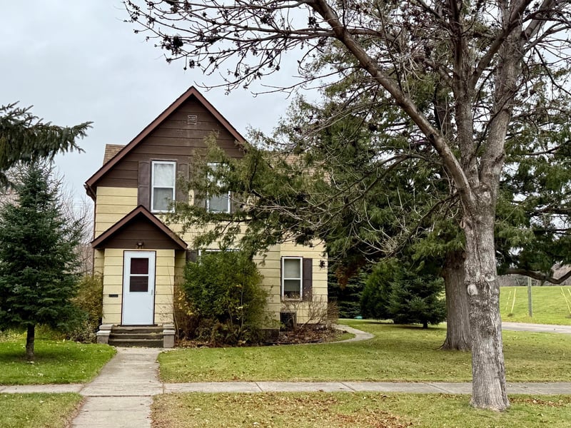 221 N Minnesota St, Crookston, MN 56716