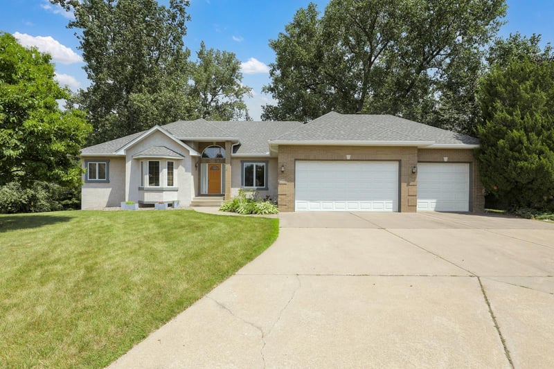 2510 Wexford Ct, New Brighton, MN 55112