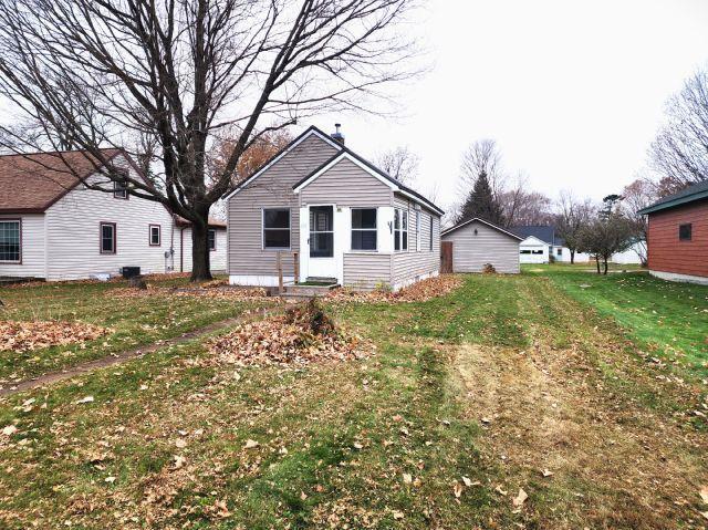 515 S 5th St, Luck, WI 54853