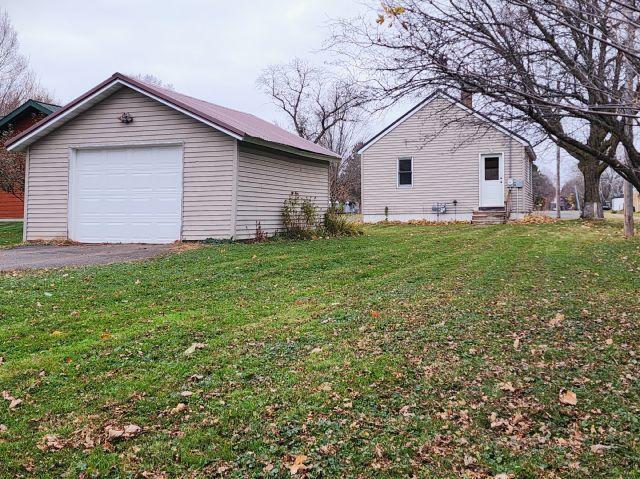 515 S 5th St, Luck, WI 54853
