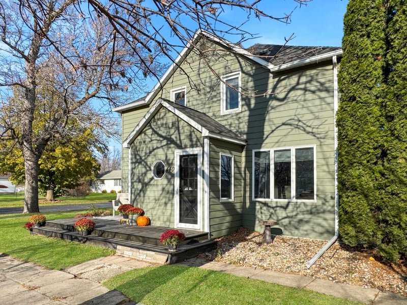 440 1st St N, Lake Wilson, MN 56151