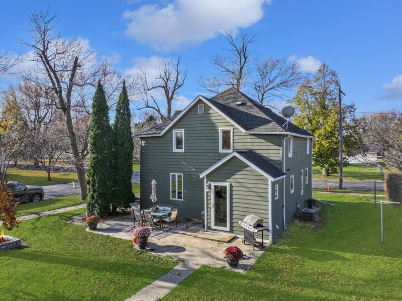 440 1st St N, Lake Wilson, MN 56151