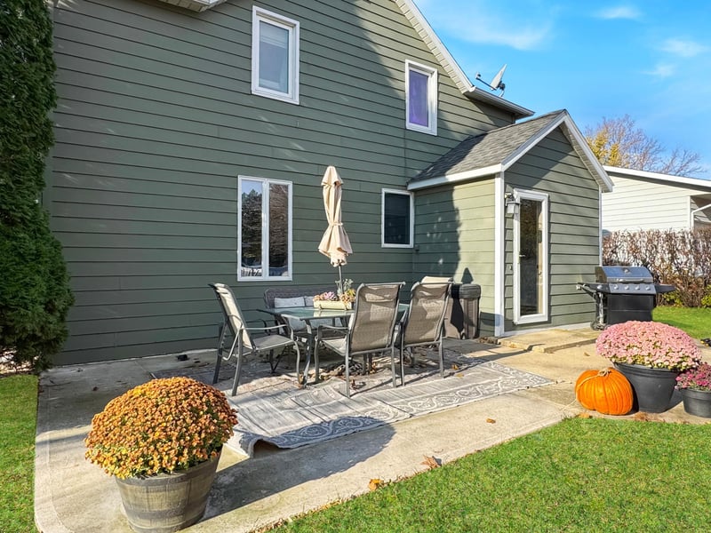 440 1st St N, Lake Wilson, MN 56151
