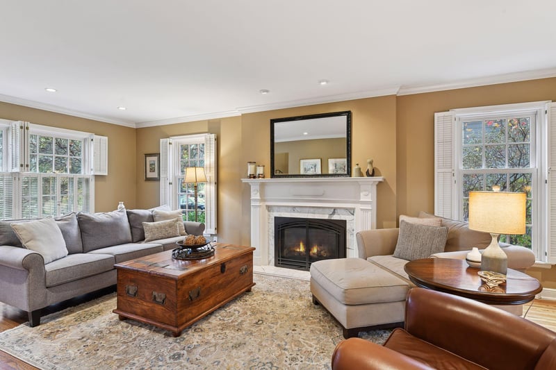 6816 Creston Rd, Edina, MN 55435