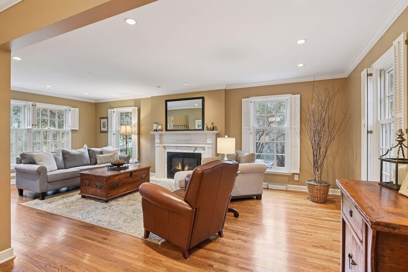 6816 Creston Rd, Edina, MN 55435