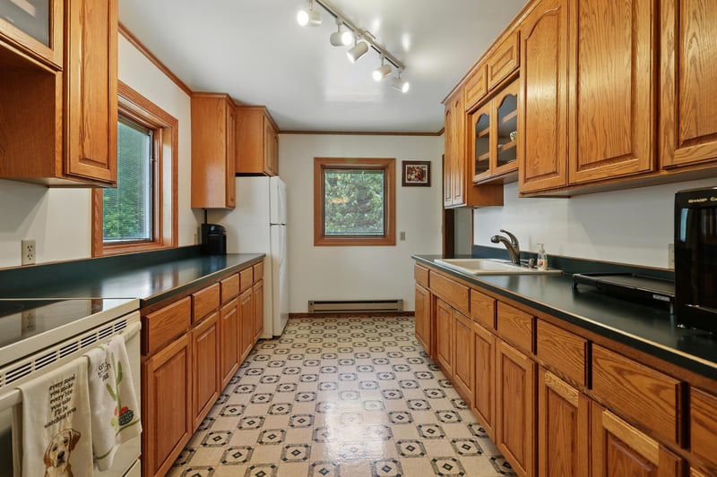 19316 Miller Rd, Sandstone, MN 55072
