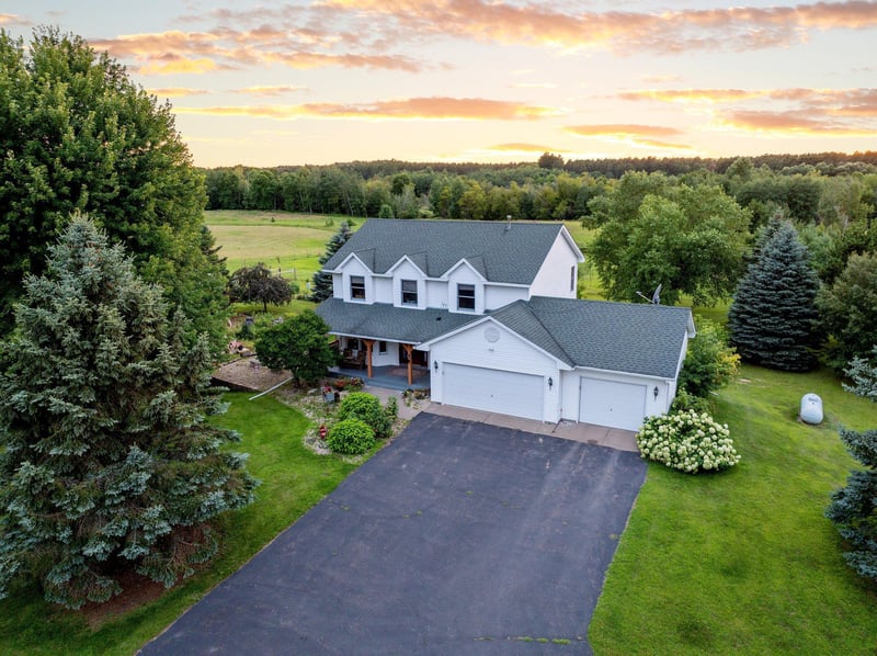 35210 Lily St NW, Cambridge, MN 55008