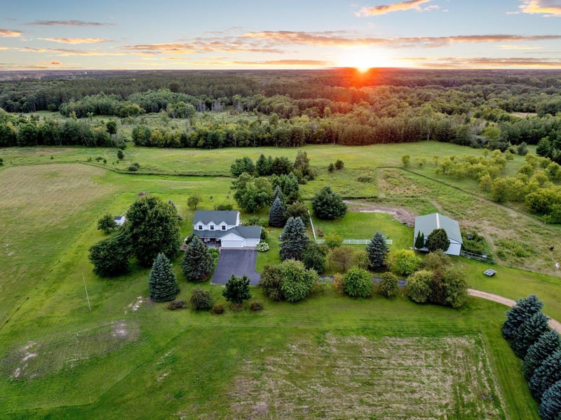 35210 Lily St NW, Cambridge, MN 55008