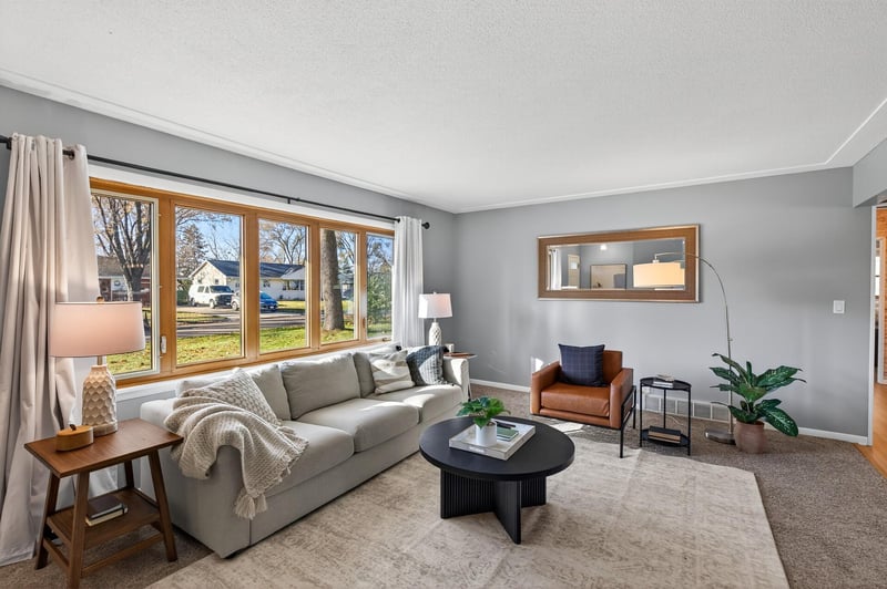 319 Jefferson Ave S, Edina, MN 55343