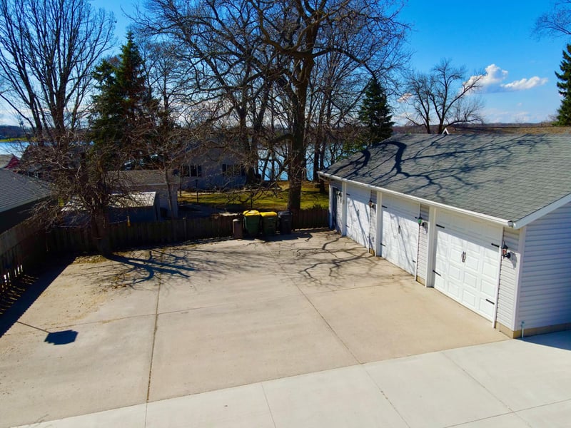 5134 E Eagle Lake Rd, Willmar, MN 56201