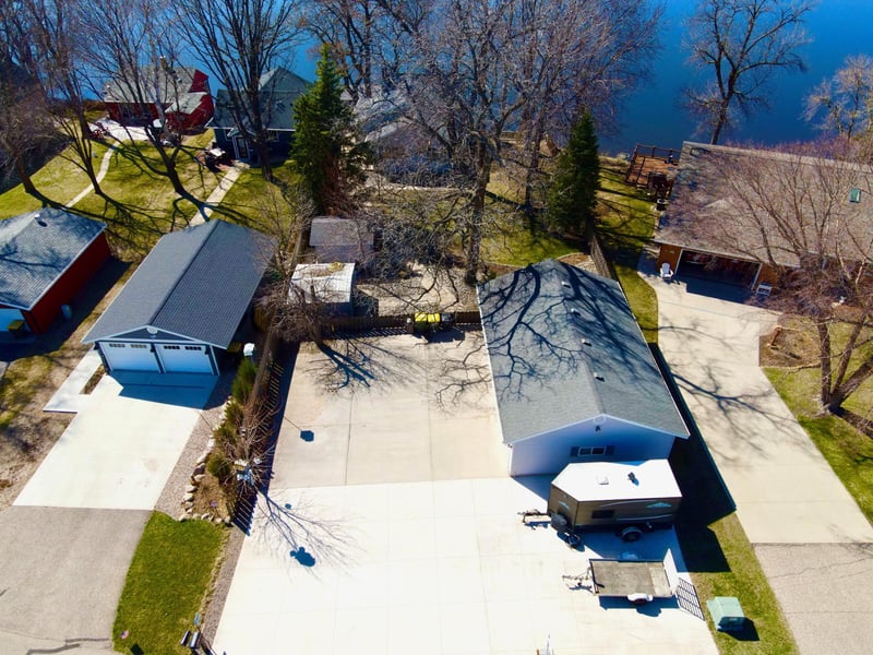 5134 E Eagle Lake Rd, Willmar, MN 56201
