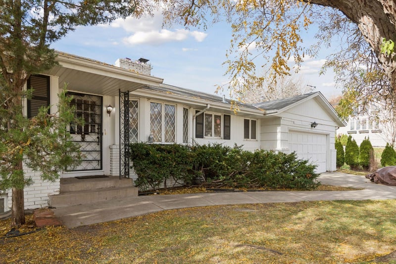 5536 Saint Johns Ave, Edina, MN 55424