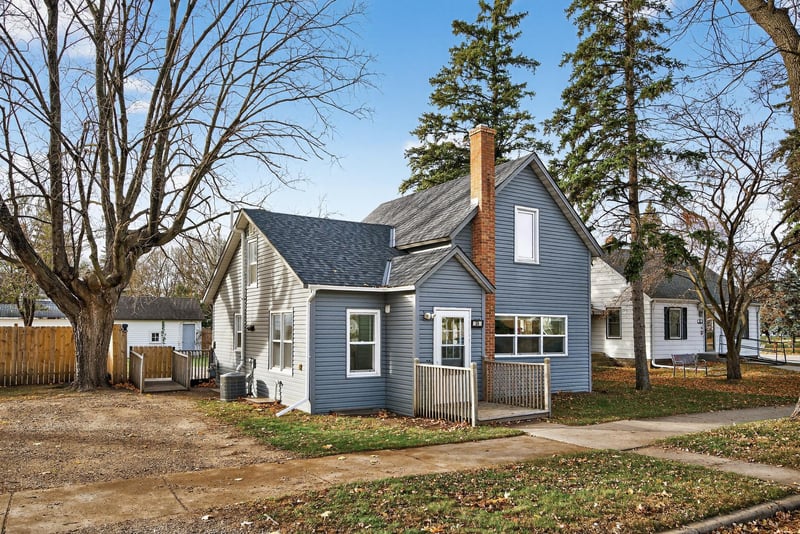 35 Hickory St N, Lester Prairie, MN 55354