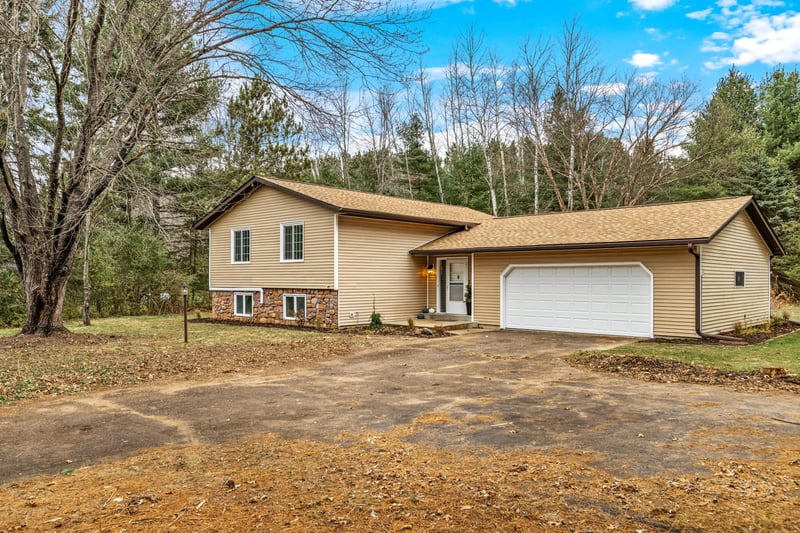 E2950 Benrud Ln, Eau Claire, WI 54701