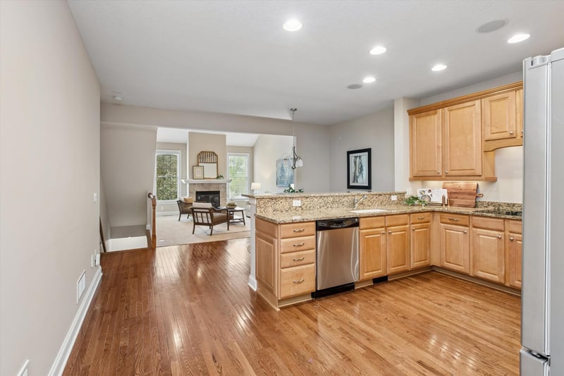 4902 Steeplechase Ct #35, Eagan, MN 55122